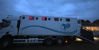 8-seated truck for horses