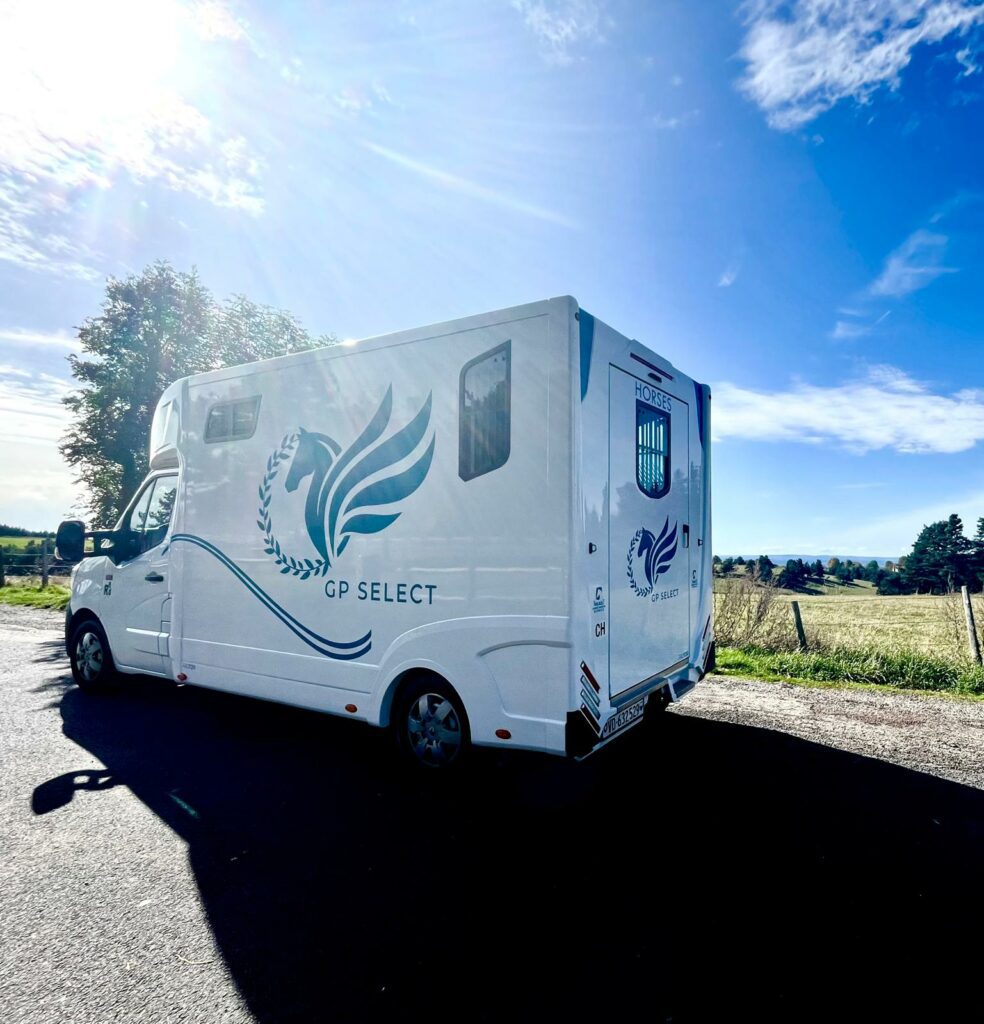 camion de transport récent pour chevaux GP Select